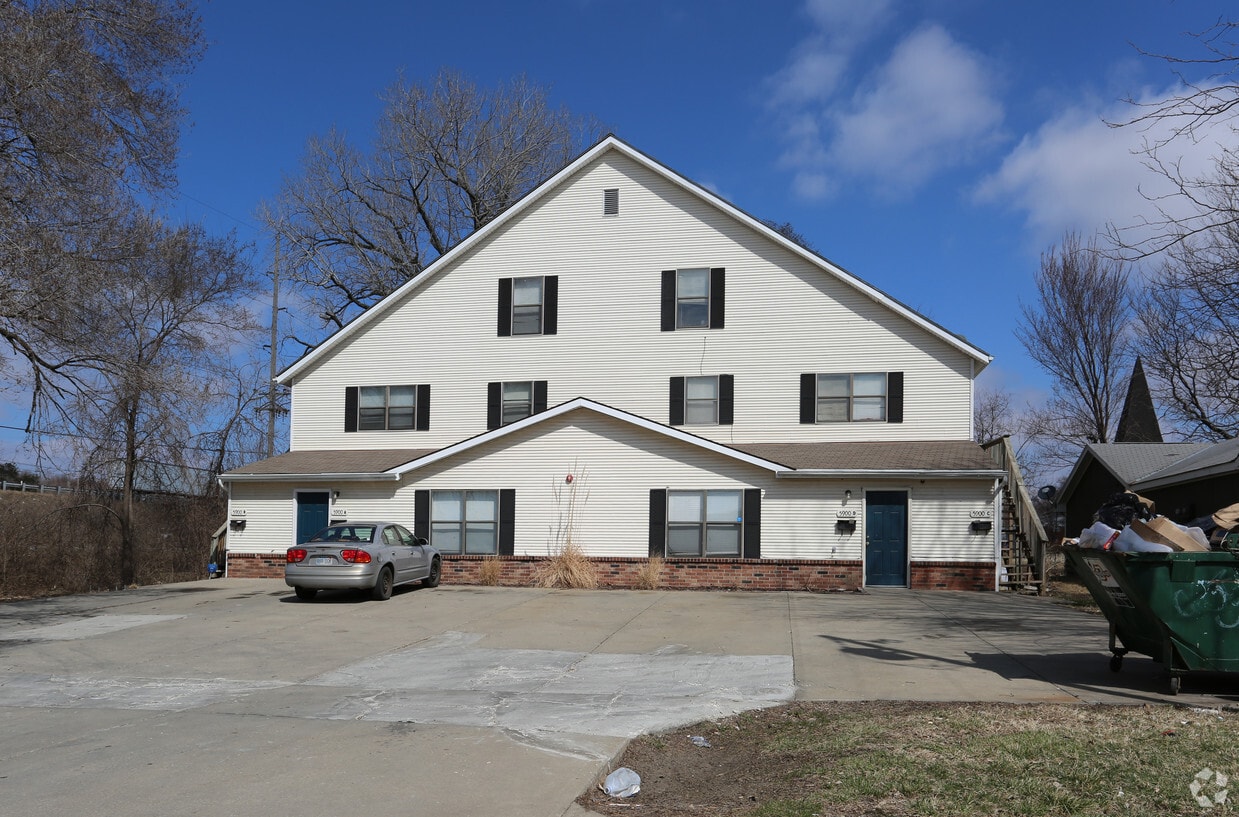 5900 E 136th St, Grandview, MO 64030 Apartments in Grandview, MO