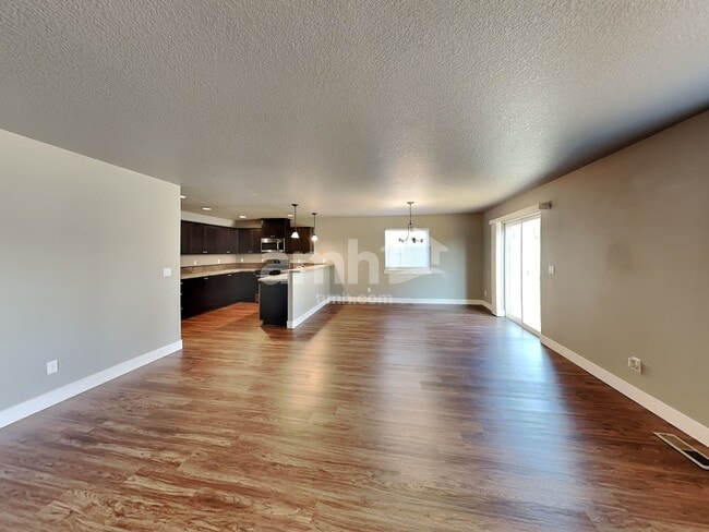 Building Photo - 480 Tulip Ave