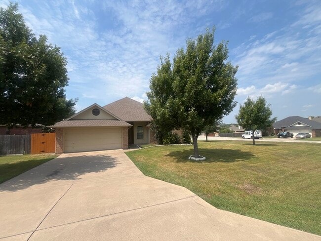 Building Photo - Meander Estates! Large corner lot 3/2/2 Coming August 2025. Covered patio!
