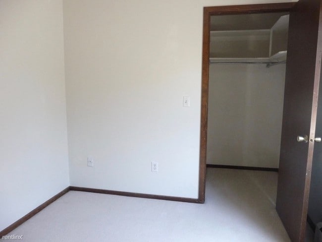 Building Photo - 2800 Kalmia Ave
