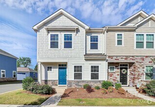 Building Photo - 646 Sagecroft Ln