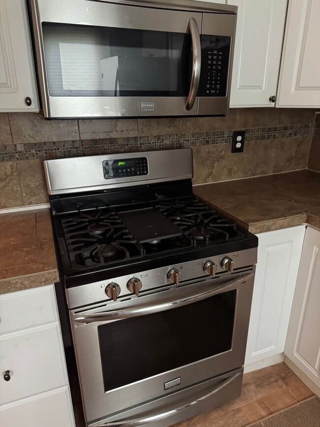 Building Photo - Beautiful Conshohocken 3 Bedroom 1 bath Ca...