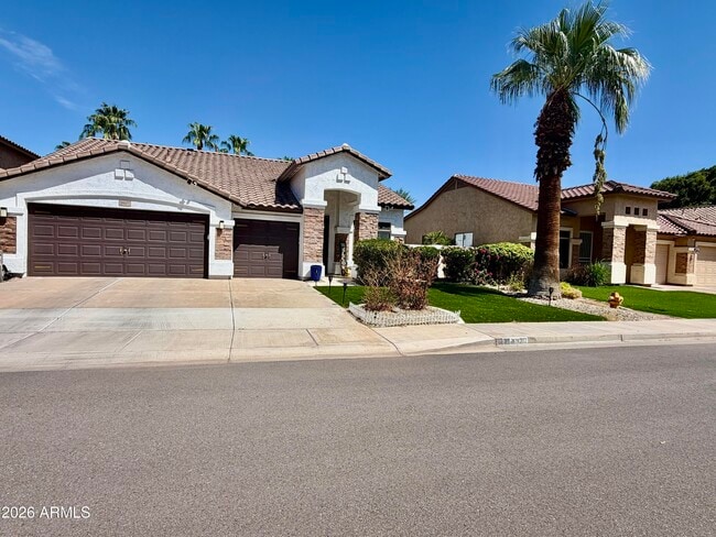 Building Photo - 3927 S Hollyhock Pl