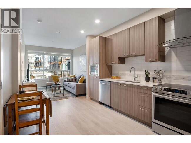 Photo du bâtiment - 4690 Hawk Ln