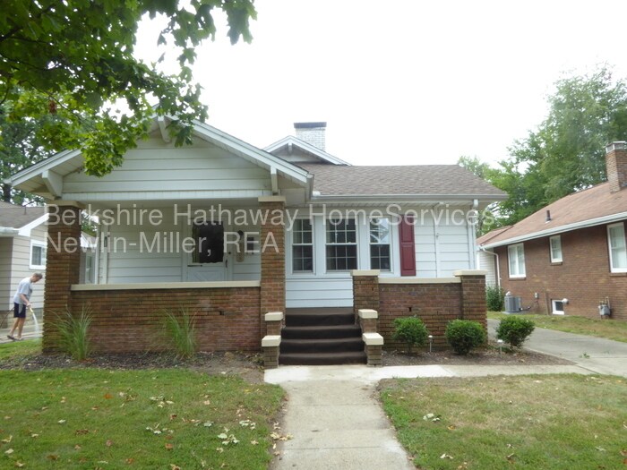 Primary Photo - 2605 Deming St