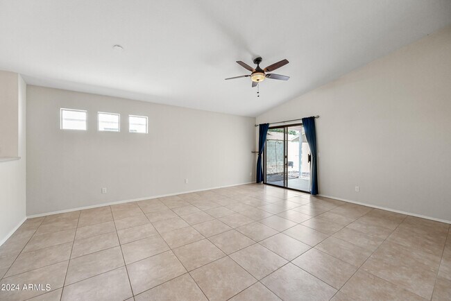 Foto del edificio - 1719 E Amber Ln