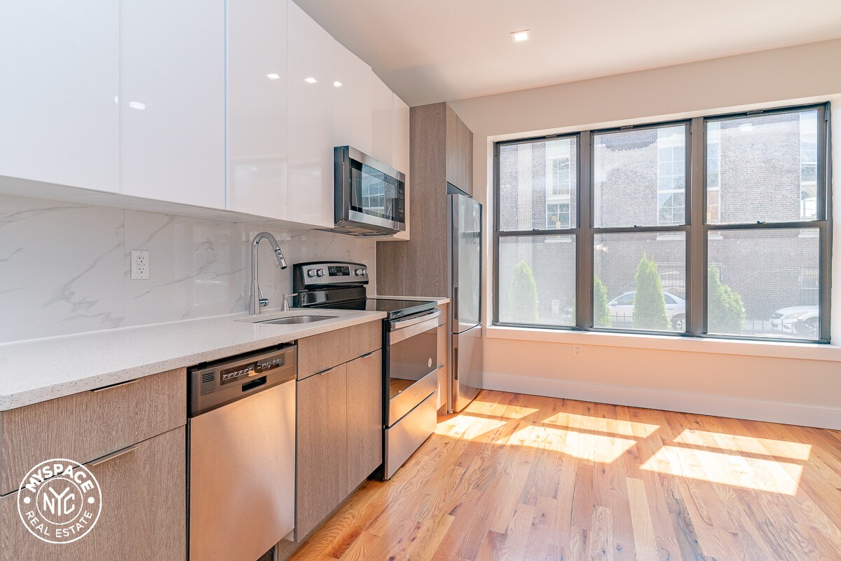 Primary Photo - 1671 Lincoln Pl