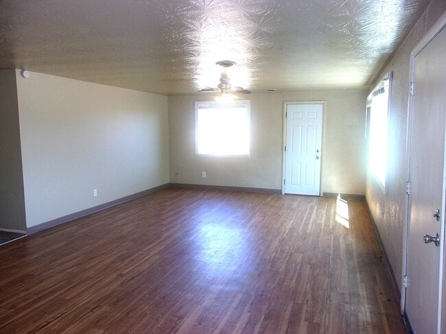 Building Photo - 6521 Kyle Ave