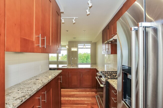 Foto del edificio - Newer 2 bed 2 bath Edmonds Condo, $4000/mo.