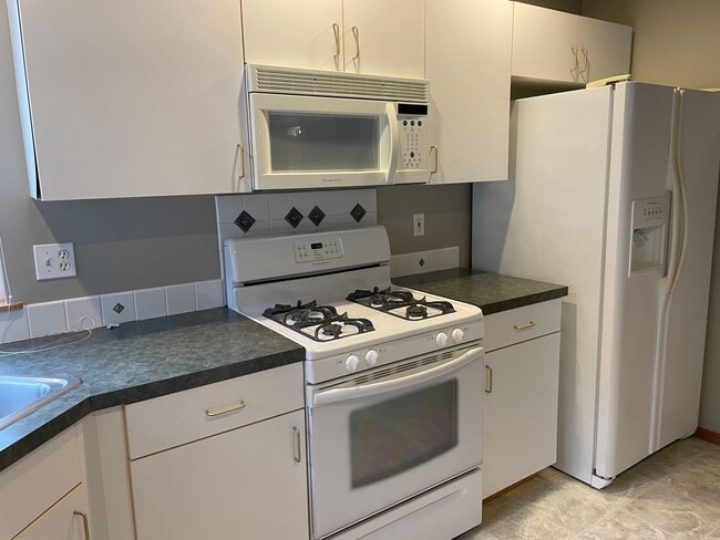 Building Photo - Maple Ridge  55+Community!