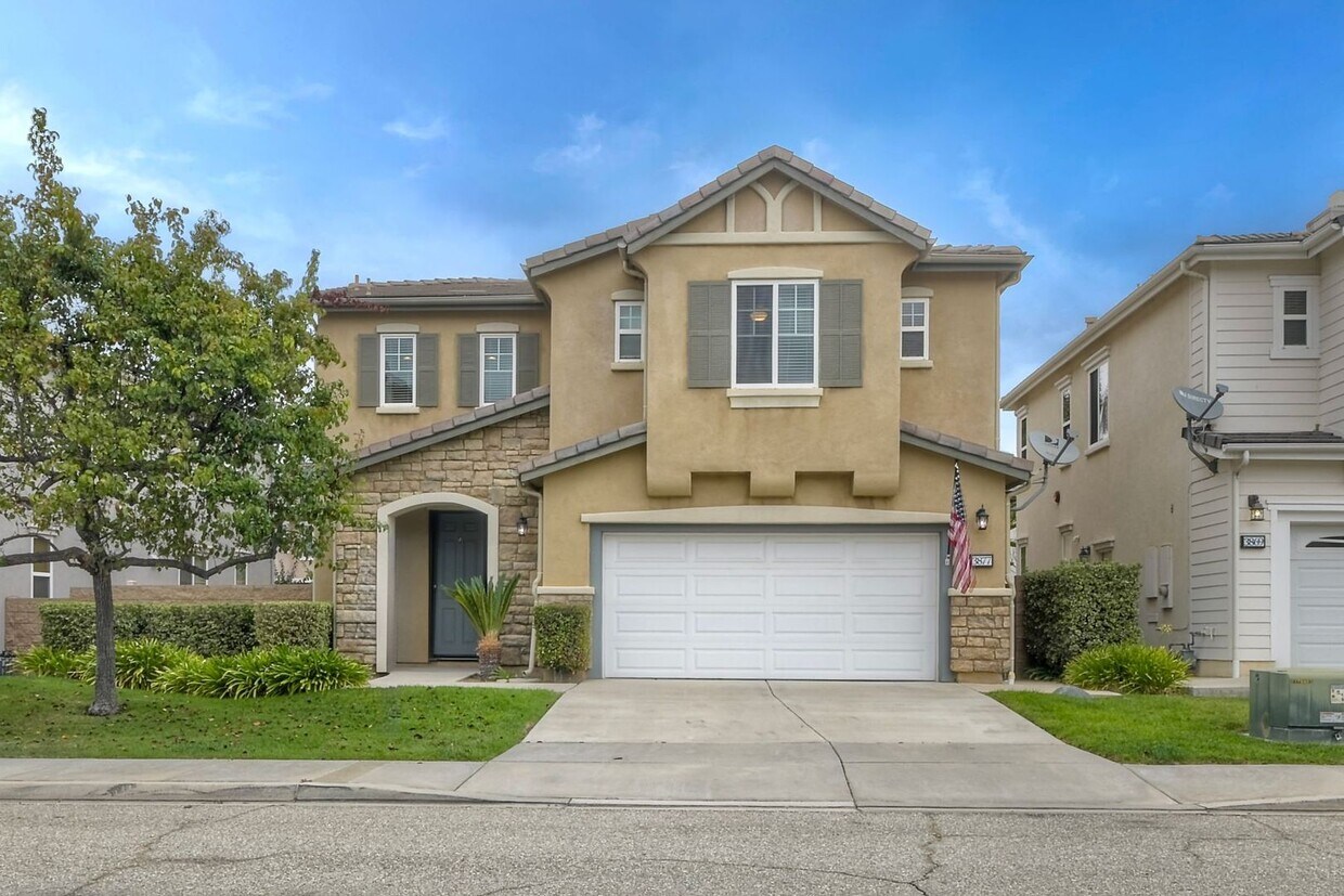 Primary Photo - Charming Lake Rancho Viejo Home – Beautifu...