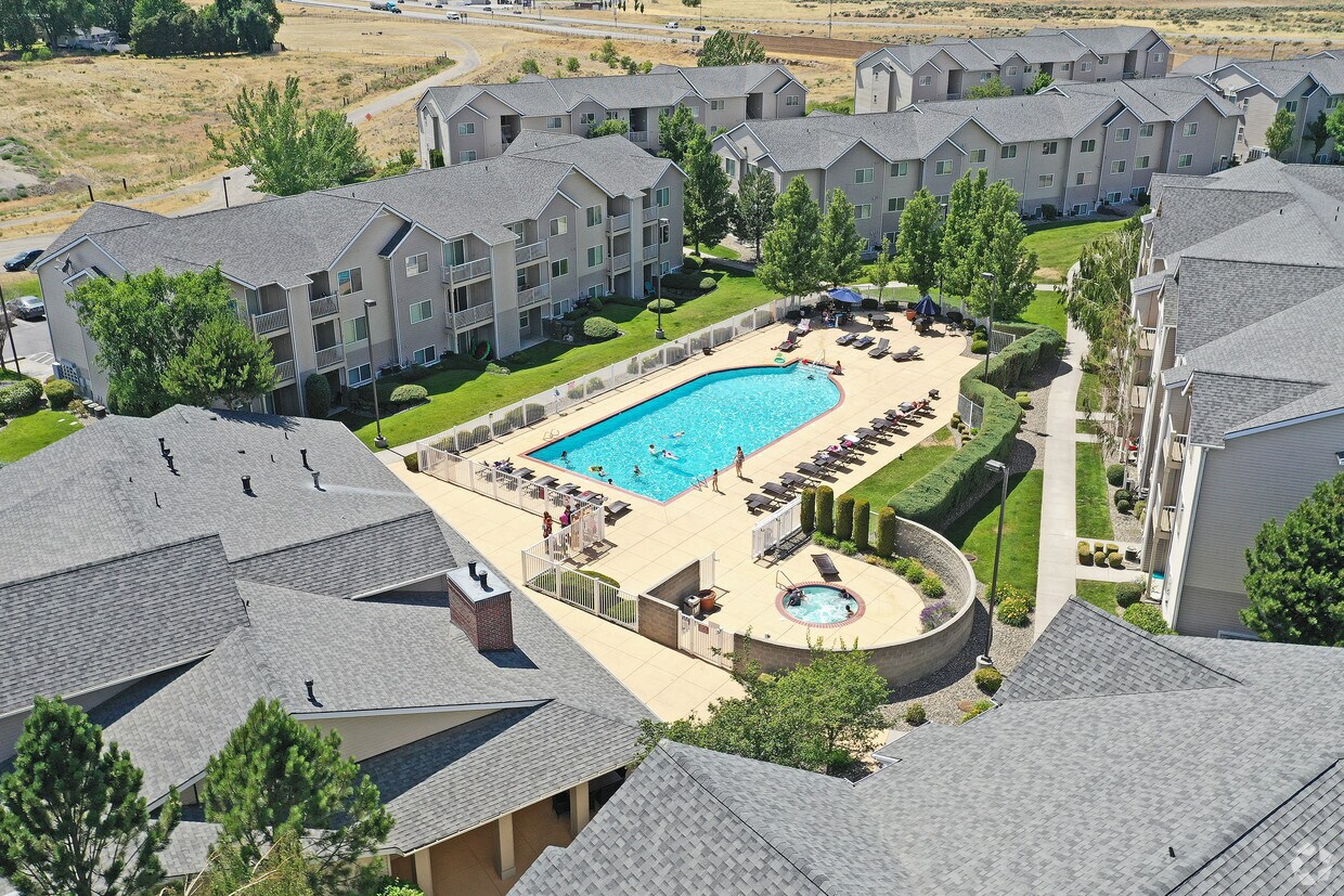 Broadmoor Apartments in Pasco, WA