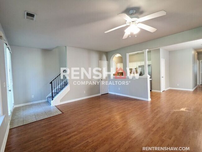 Building Photo - Charming 3/3.5 Mud Island Home Now Availab...