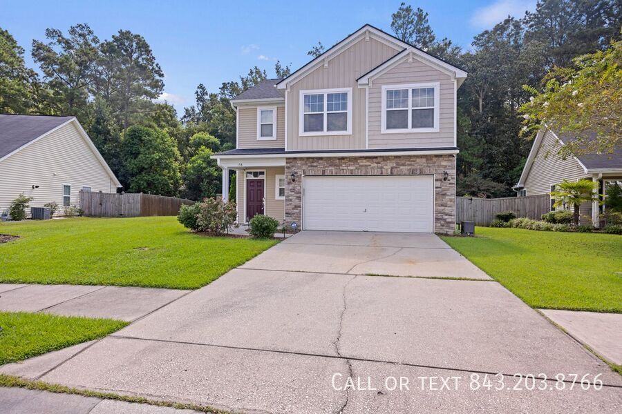 Foto principal - 158 Charlesfort Way