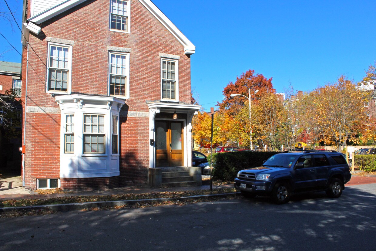 21 Gray St, Portland, ME 04101 Apartments in Portland, ME