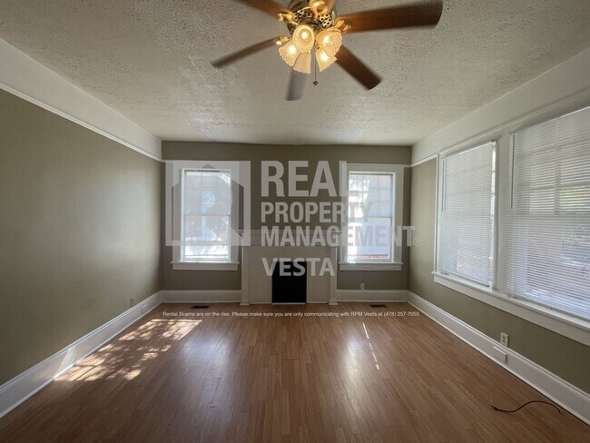 Foto del edificio - 1096 Hillyer Ave