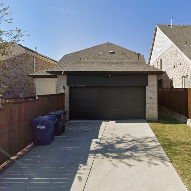 Building Photo - 904 Utica Dr