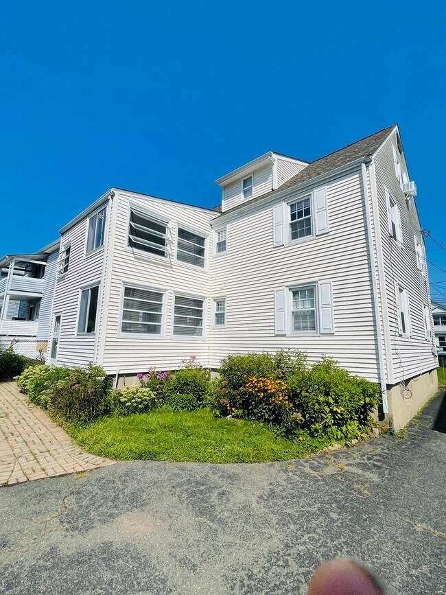 Building Photo - Seymour