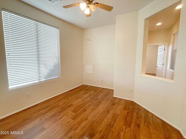 Foto del edificio - 4015 E Sourwood Dr