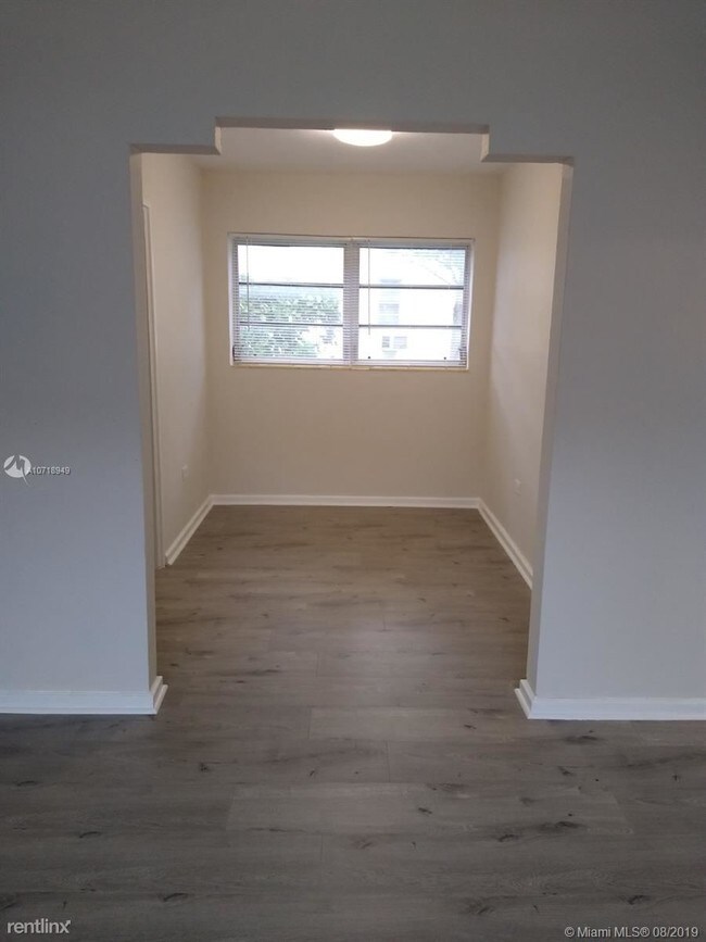 Foto del edificio - 2 br, 1 bath Condo - 438 Malaga Ave # 2IV
