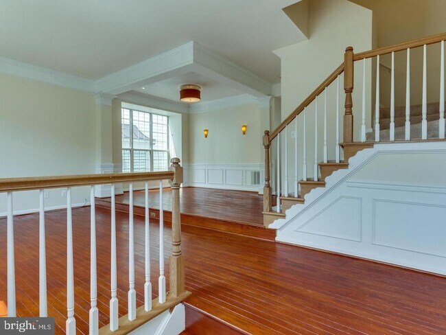 Building Photo - 27 Arell Ct