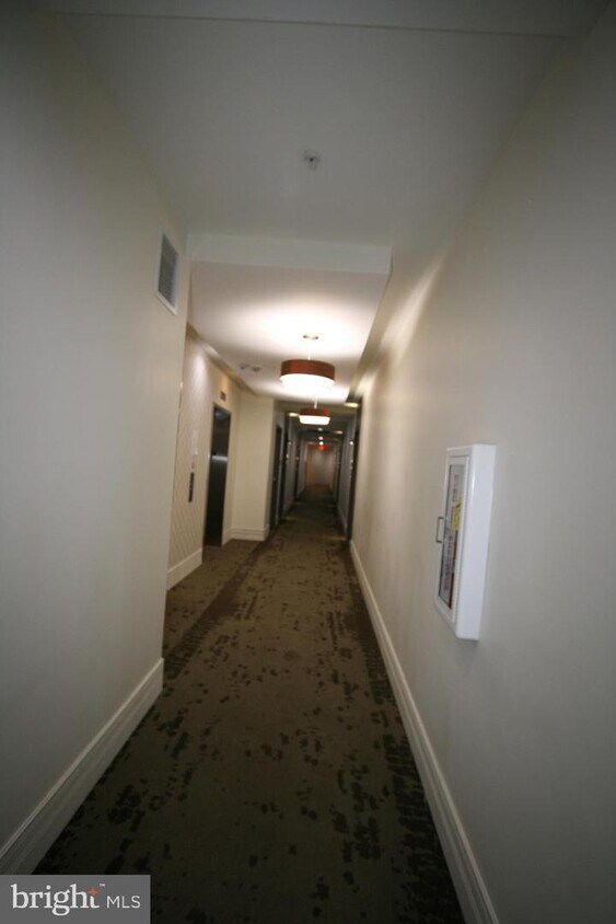 Primary Photo - 2550 17th St NW