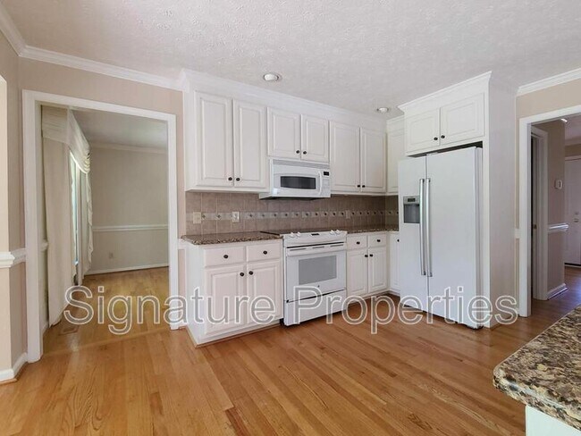 Foto del edificio - 112 Elm Lake Way