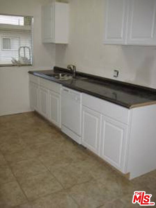 Building Photo - 5360 Kester Ave
