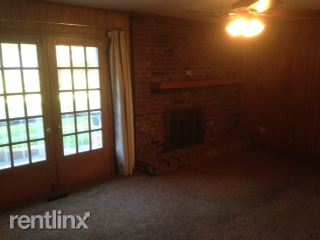 Building Photo - 1010 Ridgecrest Way