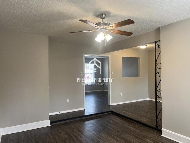 Photo - 6313 Leamont Dr House