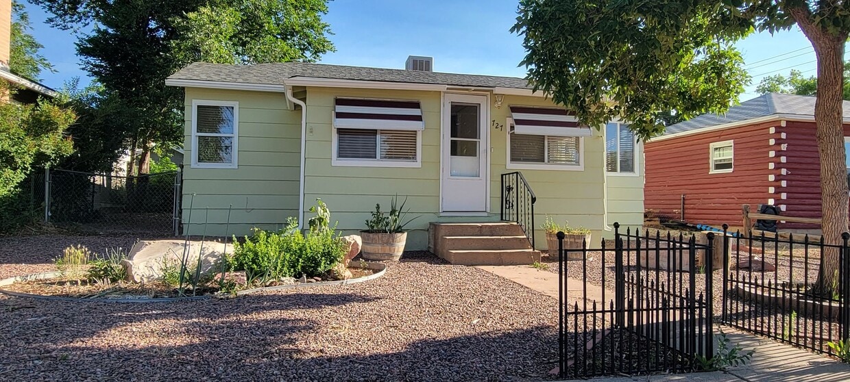 Primary Photo - 2 bedroom 1 bath