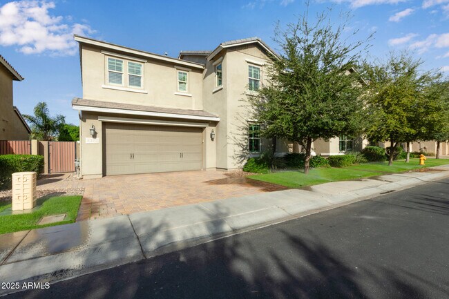 Building Photo - 4322 S Gardenia Dr