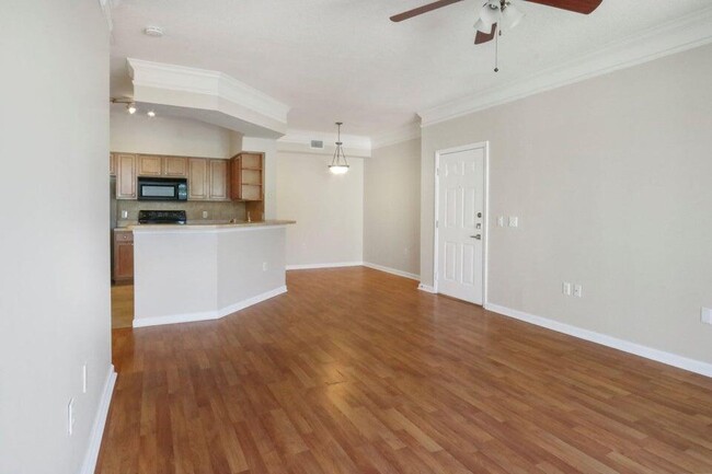 Building Photo - 3310 Myrtlewood Cir E