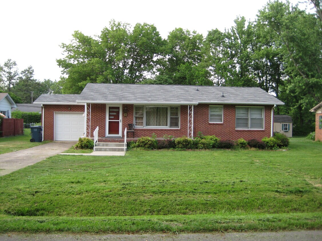 1706 Farmer Ave, Murray, KY 42071 House Rental in Murray, KY