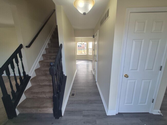 Building Photo - 3023 Tomahawk Ridge Way