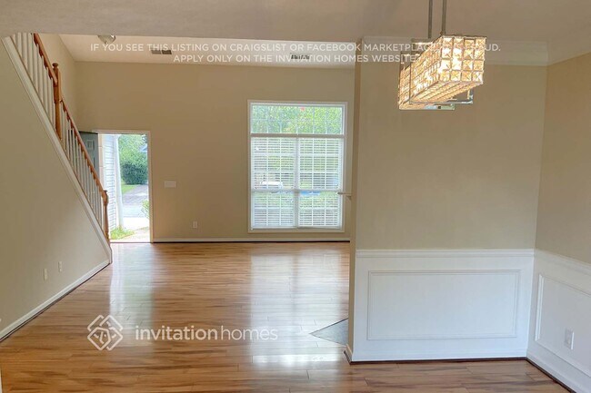 Foto del edificio - 160 Weatherstone Dr