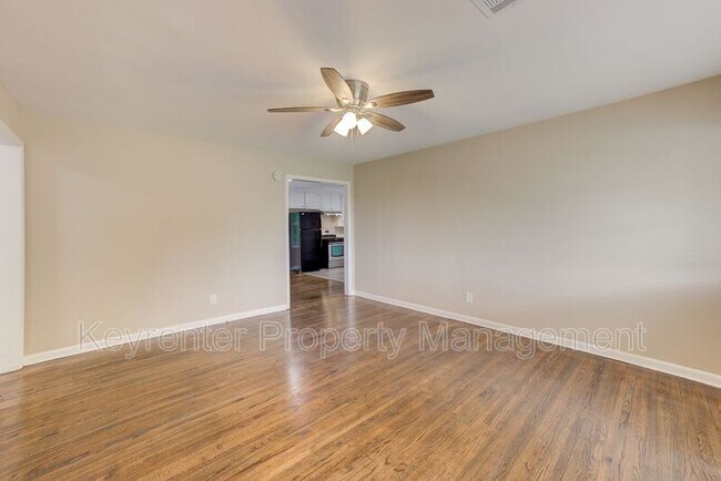 Foto del edificio - 1552 E 54th St N