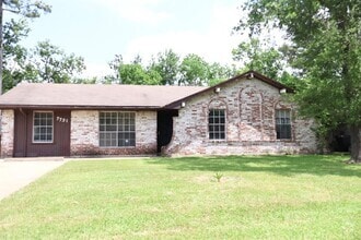 Building Photo - 7731 Melanie St