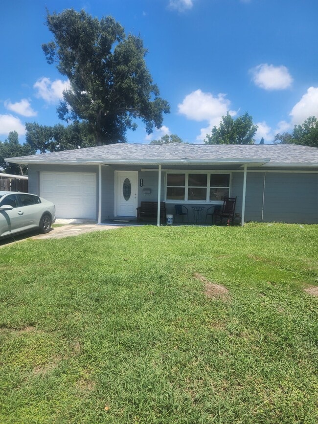 Building Photo - 5213 32nd Terrace N