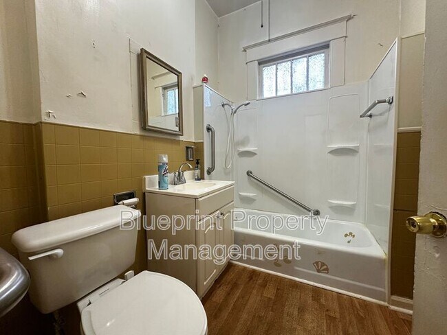 Foto del edificio - 504 Fulton Ave SW