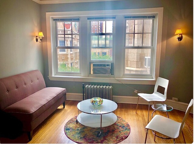 View of the Landscaped Courtyard - 548 W Brompton Ave