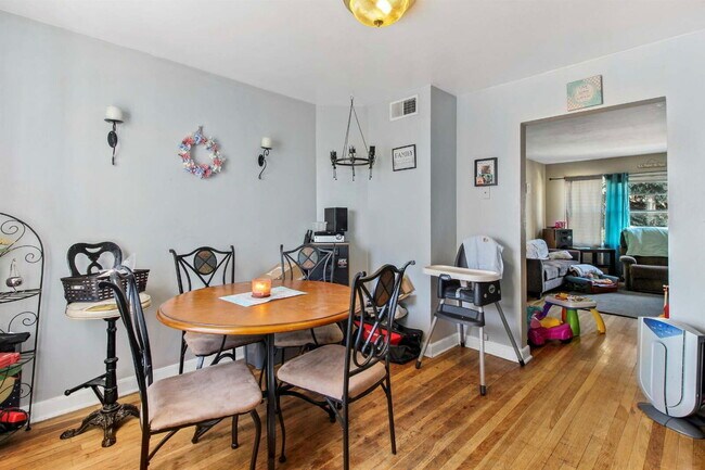 Foto del edificio - 2320 S 92nd St