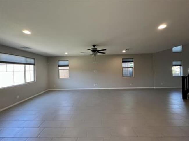 Building Photo - Spectacular NW Home For Rent
