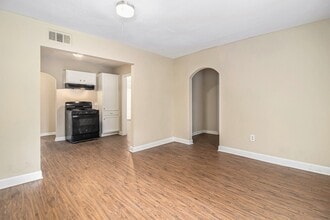 Building Photo - 5235 Kingsbury St