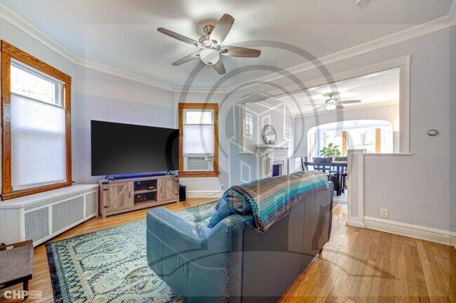 Building Photo - 3 bedroom in CHICAGO IL 60618