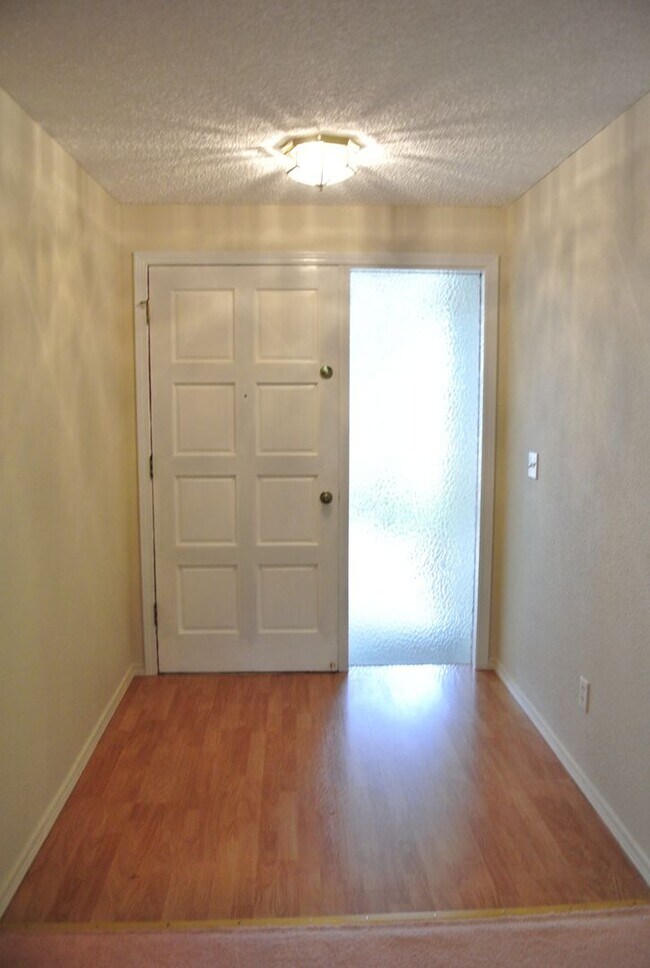 Foto del edificio - Spacious 4 bedroom 2 bath Home in North Al...