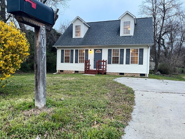 Building Photo - 507 Ridgecrest Dr