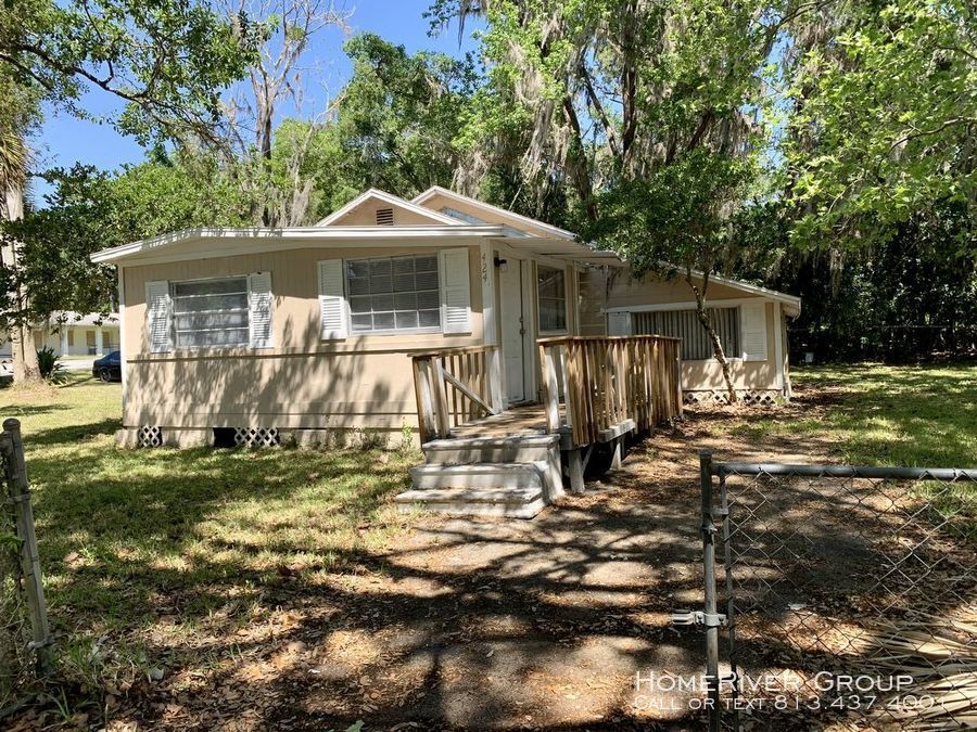 Foto principal - 3 Bedroom 1 Bath Fenced Yard