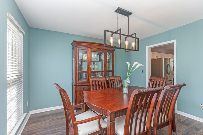 Dining - 9127 Eventine Ct