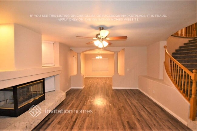 Building Photo - 8637 W Gilmore Ave